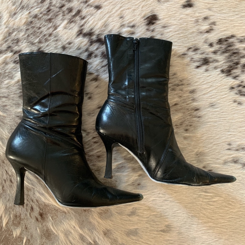 Vintage Gianni Bini, black leather stiletto boots.